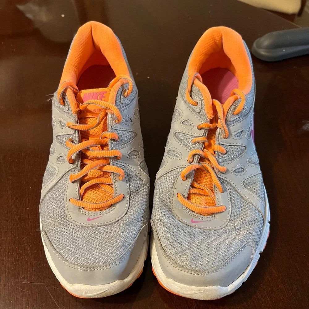 Nike Revolution 2 Athletic Running Shoes Size 9.5 - Picture 2 of 8